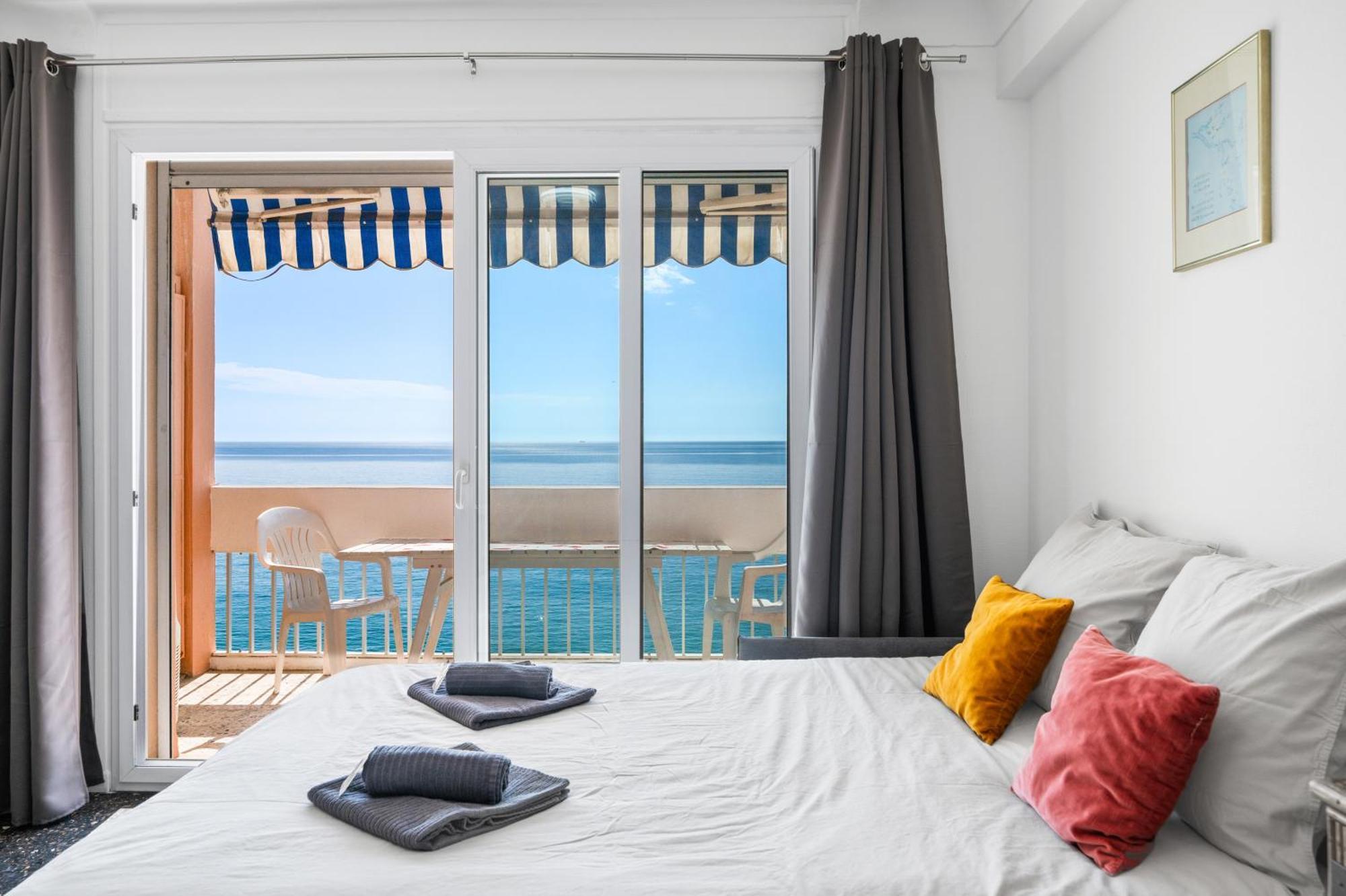 Apartment Le Panorama -vue Exceptionnelle - Dernier Etage - Front De Menton